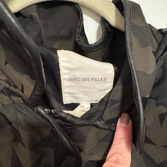Avec les Filles Camouflage Hooded Women's Jacket - Picture 2 of 5